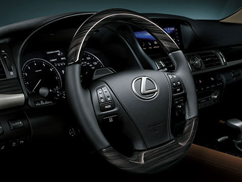 2016 Lexus LS 460 Steering Wheel Logo